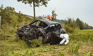 Der Nissan Juke wurde bei dem Unfall vollkommen zerstört. - FREITAG-TV