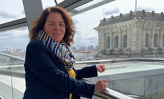 Kerstin Vieregge in der Kuppel des Reichstagsgebäudes. - Büro Kerstin Vieregge