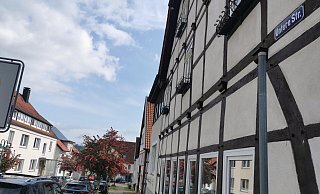 Die Untere Straße zählt zum Zentrum der Stadt. Zahlreiche Fachwerkhäuser prägen das historische Stadtbild. - Sylvia Frevert Die Untere Straße zählt zum Zentrum der Stadt. Zahlreiche Fachwerkhäuser prägen das historische Stadtbild. - Sylvia Frevert