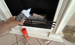 Ein Ethanol-Kamin ist gemütlich an kühlen Abenden - aber nicht ganz ungefährlich. Vorsichtsmaßnahmen müssen eingehalten werden, Löschmittel für den Notfall sollten auf jeden Fall bereit liegen. - Dieter Asbrock