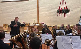 Der CVJM-Posaunenchor bringt das Publikum in weihnachtliche Stimmung. - Anna-Lena Wüppenhorst Der CVJM-Posaunenchor bringt das Publikum in weihnachtliche Stimmung. - Anna-Lena Wüppenhorst