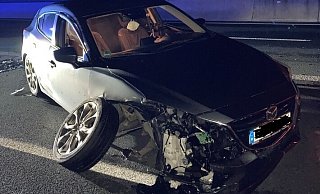 Ein Mann aus Leopoldshöhe hat einen Unfall auf der A33 verursacht, weil er auf der Autobahn mit seinem Wagen zurücksetzen wollte. - tsadlowski Ein Mann aus Leopoldshöhe hat einen Unfall auf der A33 verursacht, weil er auf der Autobahn mit seinem Wagen zurücksetzen wollte. - tsadlowski