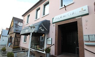 Schluss nach zehn Jahren: Heike Koch gibt das "Kleine Café" in der Bösingfelder Nordstraße auf. An Heiligabend um 12 Uhr dreht sie den Schlüssel um. - Jens Rademacher