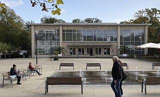 Auch im Foyer der Konzerthalle im Kurpark sollen künftig Ehen geschlossen werden. - Thomas Reineke Auch im Foyer der Konzerthalle im Kurpark sollen künftig Ehen geschlossen werden. - Thomas Reineke