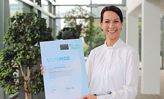 Marina Mönikes setzt beim Phoenix Contact Projekte im Technischen Umweltschutz um. - Phoenix Contact GmbH & Co. KG