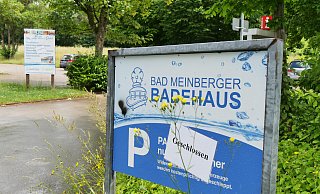 Kann das Badehaus durch einen Interimsbetrieb auf Sparflamme bis zur Sanierung geöffnet werden, wie es die Interessengruppe vorschlägt? Der Investor hält das nicht für sinnvoll. - Jost Wolf