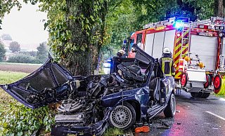 Gegen 17.40 Uhr wurden Rettungskräfte zu einem Unfall an der Bechterdisser Straße gerufen. - Paul Brinkmann