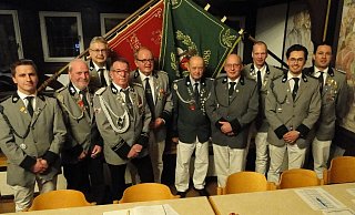 Für langjährige aktive Mitgliedschaft in der Schützengesellschaft geehrt (von links): Maximilian Jung, Helmut Peterseim, Dirk Stichnothe, Karl Stock, Richard Albrecht, Heinz Rodewald, Udo Strübner, Jörg Begemann, Jannis Chaintoutis und Frederik Mönks. - Hajo Gärtner Für langjährige aktive Mitgliedschaft in der Schützengesellschaft geehrt (von links): Maximilian Jung, Helmut Peterseim, Dirk Stichnothe, Karl Stock, Richard Albrecht, Heinz Rodewald, Udo Strübner, Jörg Begemann, Jannis Chaintoutis und Frederik Mönks. - Hajo Gärtner