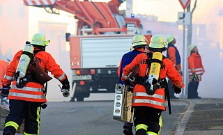 Sie retten Besitz und Leben. Doch auch die Feuerwehr ist auf das Engagement von Ehrenamtlern angewiesen. - Symbolbild: Pixabay