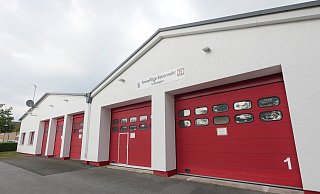 Das Schlänger Feuerwehrgerätehaus war früher die Wagenhalle der Straßenbahn. Entsprechend schlecht ist es gedämmt. - Jost Wolf