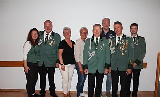 Von links: Marie Schultze, Mario Trompeter, Raffaela Trompeter, Ulrike Jakob,Jörg Jakob, Sascha Bracht, Kai Schildmann und Nils Peter - Schützen Rischenau Von links: Marie Schultze, Mario Trompeter, Raffaela Trompeter, Ulrike Jakob,Jörg Jakob, Sascha Bracht, Kai Schildmann und Nils Peter - Schützen Rischenau