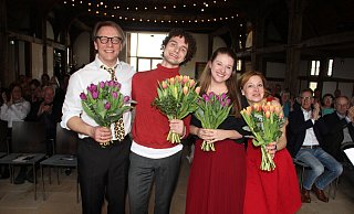 Musikalisch-literarischer Jahresauftakt der „Freunde des Freilichtmuseums Detmold“: Patrick Hellenbrand, Justus Henke und Ewa Noack und Manuela Stüßer (von links) erfreuen die Gäste. - Friederike Nolting-Zimmermann Musikalisch-literarischer Jahresauftakt der „Freunde des Freilichtmuseums Detmold“: Patrick Hellenbrand, Justus Henke und Ewa Noack und Manuela Stüßer (von links) erfreuen die Gäste. - Friederike Nolting-Zimmermann