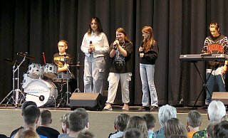 Die Schulband der Jacobischule hatte beim Schulfest einen starken Auftritt. - Rudi Rudolph