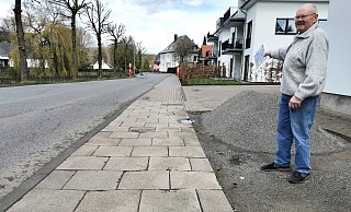 Jochen Soltwedel will sich gegen den Beschluss zur Verlegung der Bushaltestelle vor sein Haus wehren.  - Sylvia Frevert