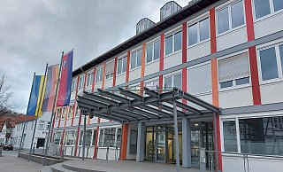 Für eine etwaige Photovoltaik-Anlage auf dem Rathaus in Lügde soll eine Machbarkeitsstudie in Auftrag gegeben werden. - Michaela Weiße Für eine etwaige Photovoltaik-Anlage auf dem Rathaus in Lügde soll eine Machbarkeitsstudie in Auftrag gegeben werden. - Michaela Weiße