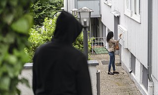 Ein Mann soll einer Detmolderin aufgelauert und sie mit einem Messer bedroht haben. Das Foto ist ein Symbolbild. - maikgoering photography