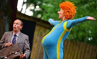 Das Sams (Nicole Dröse) ist frech, komisch und ganz schön auffällig, Herr Taschenbier (Jens Kanne) bieder, schüchtern und ein wenig ängstlich. - Nicole Ellerbrake