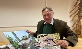 Forstdirektor Franz Lödige war lange Jahre Chef des Forstamtes Paderborn. Als die niederländischen Streitkräfte das Areal rund um den Preußischen Velmerstot an die Deutschen übergeben sollten, sollte er die Unterschrift leisten. Doch er weigerte sich. - Silke Buhrmester