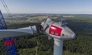 In der Nähe von Kassel drehen sie sich mittleweile im Wald: Windkraft-Rotoren. - Stadtwerke Kassel
