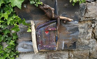 Die erste Märchentür auf dem Weg am Gänsebrunnen in Schwalenberg. - Freya Köhring Die erste Märchentür auf dem Weg am Gänsebrunnen in Schwalenberg. - Freya Köhring
