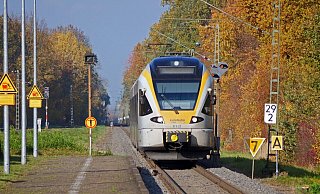 Ist das demnächst ein normaler Anblick im Begatal? Die Reaktivierung der Strecke für den Personenverkehr hätte einen hohen volkswirtschaftlichen Nutzen. Eine Oberleitung wie auf diesem Foto ist allerdings nicht geplant. - Pixabay/Symbolbild Ist das demnächst ein normaler Anblick im Begatal? Die Reaktivierung der Strecke für den Personenverkehr hätte einen hohen volkswirtschaftlichen Nutzen. Eine Oberleitung wie auf diesem Foto ist allerdings nicht geplant. - Pixabay/Symbolbild
