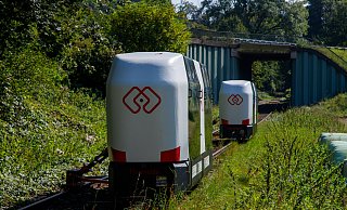 Das Monocab unterwegs im Extertal - im provisorisch zu Präsentationszwecken angebrachten Design. - Peter Wehowsky Das Monocab unterwegs im Extertal - im provisorisch zu Präsentationszwecken angebrachten Design. - Peter Wehowsky