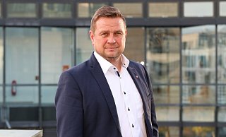 Alexander Baer, lippischer Landtagsabgeordneter und Finanzexperte der SPD-Fraktion fordert vom Land, die Kommunen finanziell besser aufzustellen. - Bildrechte: Alexander Baer Alexander Baer, lippischer Landtagsabgeordneter und Finanzexperte der SPD-Fraktion fordert vom Land, die Kommunen finanziell besser aufzustellen. - Bildrechte: Alexander Baer