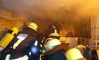 Für die ehrenamtlichen Einsatzkräfte der Freiwilligen Feuerwehr übernimmt die Gemeinde Kalletal künftig den Grundbetrag zur Sterbekasse der Feuerwehren. - Archivfoto: Feuerwehr Kalletal