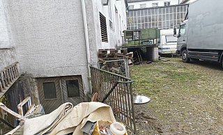 Ein Schandfleck im Ort: die Zustände an der Alten Zigarrenfabrik sind Nachbarn und Anwohnern seit Jahren ein Dorn im Auge. Jetzt hat die Stadt das Gebäude über das ihr gesetzlich zustehende Vorkaufsrecht erworben - gegen den Willen des Eigentümers. - Sylvia Frevert