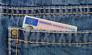 Ein Führerschein ist mit einigen Kosten verbunden. - Pixabay