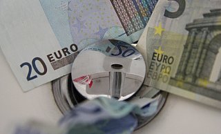 Mehr Geld "wandert" in den Abfluss: Die Schmutzgebühren in Oerlinghausen steigen Mitte 2023 um zwölf Prozent. - Till Brand/Symbolfoto Mehr Geld "wandert" in den Abfluss: Die Schmutzgebühren in Oerlinghausen steigen Mitte 2023 um zwölf Prozent. - Till Brand/Symbolfoto