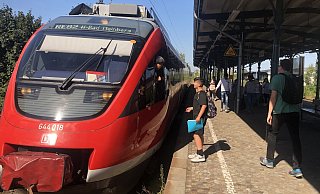Ein lange ungewohntes Bild: Ein Zug der DB fährt in Detmold ein. - Martin Hostert Ein lange ungewohntes Bild: Ein Zug der DB fährt in Detmold ein. - Martin Hostert