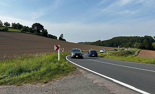 In dieser Kurve an der B 238 im Bereich "Elend" passieren regelmäßig Unfälle. - Tamina-Shirin Marten