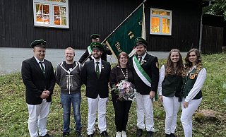 Die Nieser Königsgesellschaft freut sich auf das dreitägige Fest. - Schützenverein Niese-Köterberg Die Nieser Königsgesellschaft freut sich auf das dreitägige Fest. - Schützenverein Niese-Köterberg
