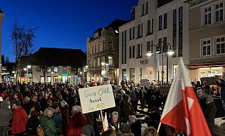 Weit über 500 Teilnehmende hatten nach dem Geheimtreffen in Potsdam und der Veröffentlichung von "Correktiv" auf dem Lagenser Marktplatz für den Erhalt der Demokratie demonstriert. - Sandra Castrup