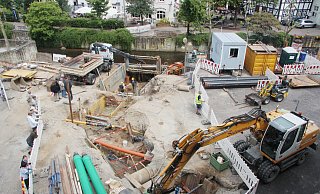 Das Fernwärmenetz in Bad Salzuflen soll weiter ausgebaut werden. Dieses Motiv zeigt eine Baustelle für die Verlegung von Fernwärme-Rohre in Höhe der Salze im Jahr 2015. - Stefan Backe Das Fernwärmenetz in Bad Salzuflen soll weiter ausgebaut werden. Dieses Motiv zeigt eine Baustelle für die Verlegung von Fernwärme-Rohre in Höhe der Salze im Jahr 2015. - Stefan Backe