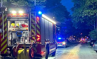 Die Feuerwehr Detmold beseitigt eine Ölspur in der Innenstadt. - Feuerwehr Detmold Die Feuerwehr Detmold beseitigt eine Ölspur in der Innenstadt. - Feuerwehr Detmold