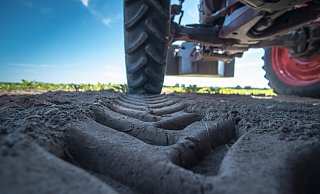 In Ruensiek ist es am Donnerstagabend zu einem schweren Unfall mit einem Trecker gekommen. Das Bild ist ein Symbolfoto. - Pixabay In Ruensiek ist es am Donnerstagabend zu einem schweren Unfall mit einem Trecker gekommen. Das Bild ist ein Symbolfoto. - Pixabay