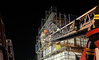 Die Detmolder Wehr konnte den Mann vom Gerüst retten. - Feuerwehr Detmold Die Detmolder Wehr konnte den Mann vom Gerüst retten. - Feuerwehr Detmold