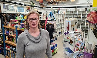 Mit ganzem Herzen setzt sich Sozialpädagogin Stefanie Tacke für das Blomberger Sozialkaufhaus ein. An einer Neuausrichtung unter der Regie des Netzwerks Lippe arbeitet sie gern mit. - Marianne Schwarzer