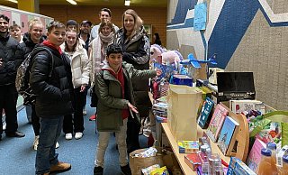 Die Realschule und die Gesamtschule Aspe spenden an die Tafel Bad Salzuflen. - Gesamtschule Bad Salzuflen