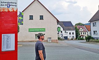 Warten auf Godot: Zumindest alle, die in Schwalenberg ab dem 6. Juli auf die Linie 770 warten, werden sich vergeblich die Beine in den Bauch stehen. - Marianne Schwarzer Warten auf Godot: Zumindest alle, die in Schwalenberg ab dem 6. Juli auf die Linie 770 warten, werden sich vergeblich die Beine in den Bauch stehen. - Marianne Schwarzer
