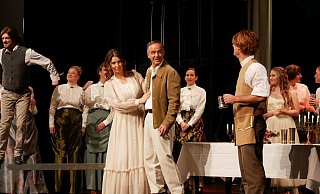 Schwören sich ewige Treue. Das Brautpaar Mercédès (Daniela Stach) und Dantés (Marco Jochheim) wird gefeiert. - Thomas Krügler