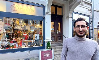 Shirko Moustafa möchte in seinem Geschäft künftig auch Reparaturen für Elektroartikel anbieten. - Archivfoto: Janet König Shirko Moustafa möchte in seinem Geschäft künftig auch Reparaturen für Elektroartikel anbieten. - Archivfoto: Janet König
