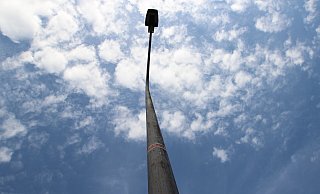 Die Gemeinde Kalletal will Schulwege besser ausleuchten und stellt deshalb zusätzliche Straßenlaternen auf - in diesem Jahr in Kalldorf an der Straße "Engels Busch" und in Hohenhausen am AWO-Kindergarten "Bullerbü". - Jens Rademacher/Symbolfoto