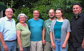 Das neue Vorstandsteam des Ortsverbands der Leopoldshöher Grünen mit Hans Jürgen Busch (von links), Birgit Kampmann, Dieter Brinkmann, Andreas Puchert, Susan Tschirschke und Carsten Sandmann. Foto: Bündnis 90/Die Grünen - Bündnis 90/Die Grünen Das neue Vorstandsteam des Ortsverbands der Leopoldshöher Grünen mit Hans Jürgen Busch (von links), Birgit Kampmann, Dieter Brinkmann, Andreas Puchert, Susan Tschirschke und Carsten Sandmann. Foto: Bündnis 90/Die Grünen - Bündnis 90/Die Grünen