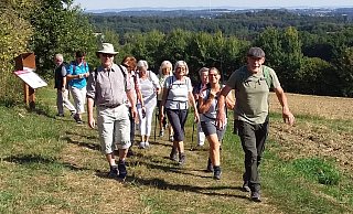Die Wanderfreunde sind im Bielefelder Westen unterwegs gewesen. - Dietlind Löhnert
