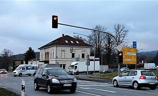 So sah die Scherenkrug-Kreuzung noch in jüngster Vergangenheit aus. Momentan wird eine behelfsmäßig gebaute Ausweichstraße genutzt, um die Bauarbeiten zu ermöglichen. - Horst Biere So sah die Scherenkrug-Kreuzung noch in jüngster Vergangenheit aus. Momentan wird eine behelfsmäßig gebaute Ausweichstraße genutzt, um die Bauarbeiten zu ermöglichen. - Horst Biere