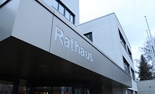Im jüngsten Haupt- und Finanzausschuss rügte Bürgermeister Martin Hoffmann den Vorsitzenden der FDP, Ulrich Meier zu Evenhausen. - Birgit Guhlke Im jüngsten Haupt- und Finanzausschuss rügte Bürgermeister Martin Hoffmann den Vorsitzenden der FDP, Ulrich Meier zu Evenhausen. - Birgit Guhlke