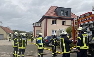 Zimmerbrand in Wendlinghausen - Feuerwehr Dörentrup Zimmerbrand in Wendlinghausen - Feuerwehr Dörentrup